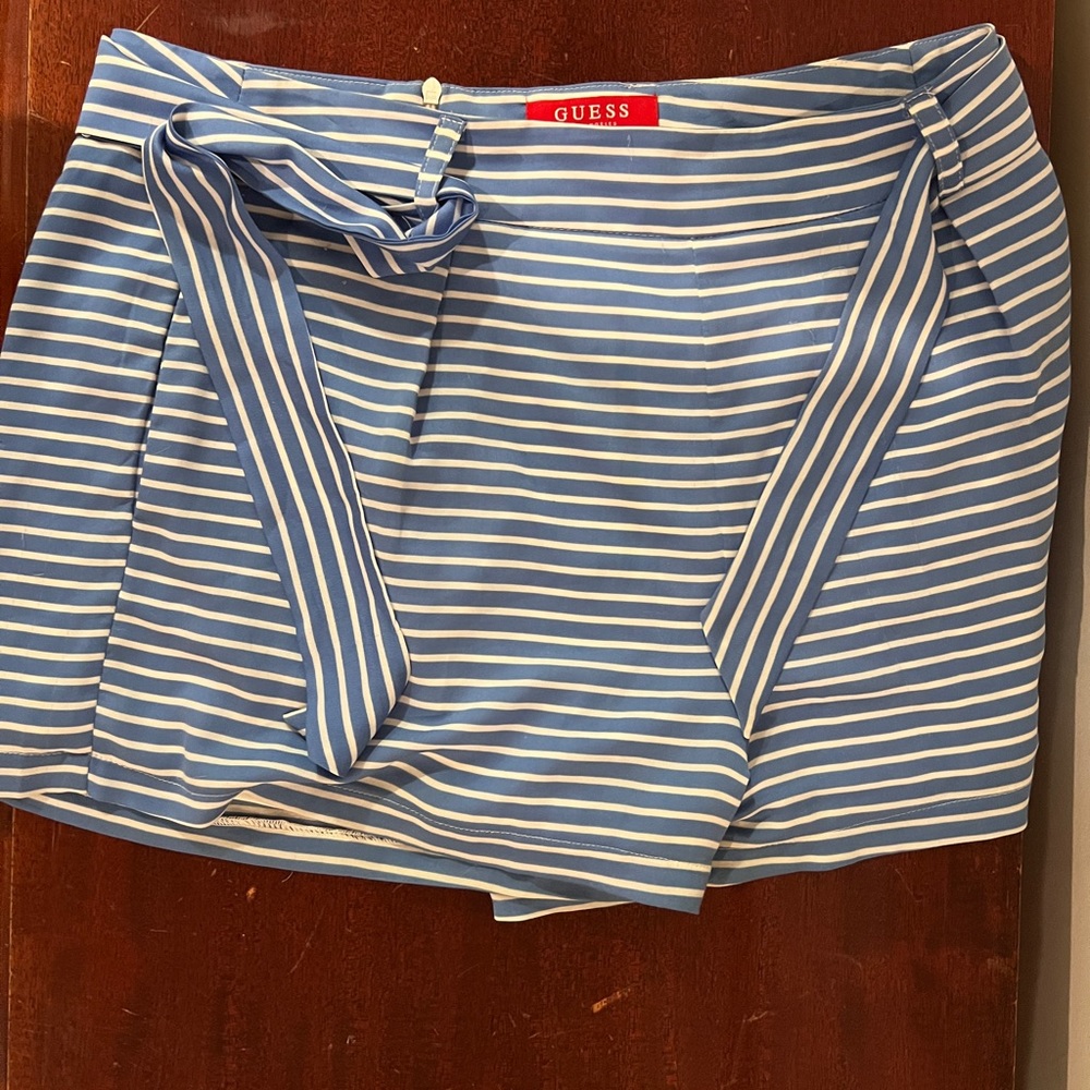 White and blue striped Guess shorts with belt.
